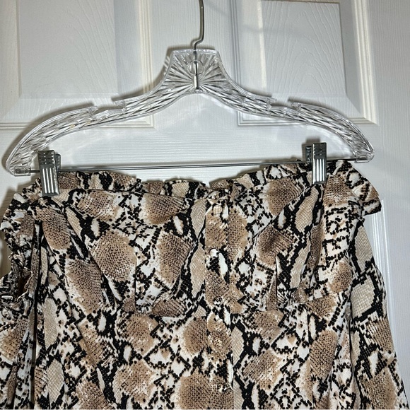NWOT Wild Honey Tan Python/Reptile Print Off Shoulder Mini Dress size Medium - Picture 3 of 9